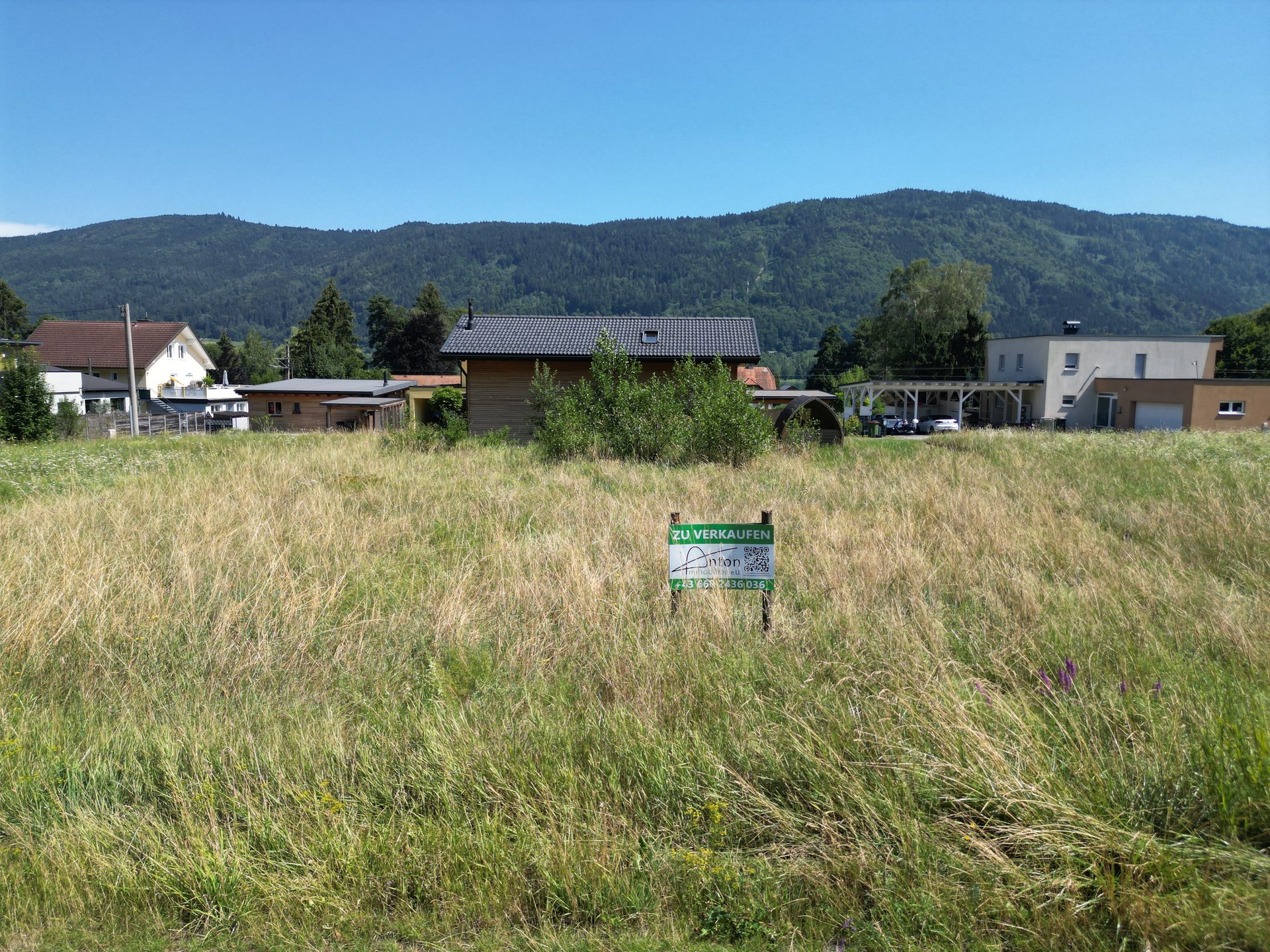 Grundstück mit Bergpanorama