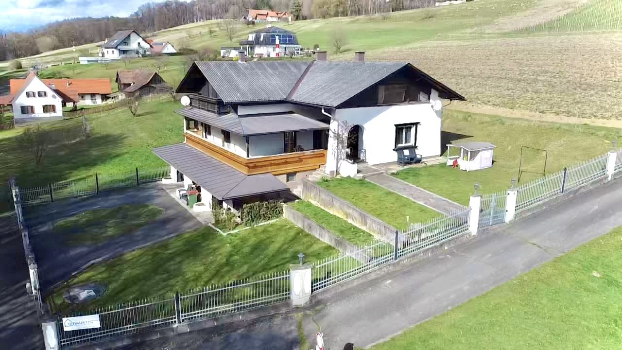 Luftaufnahme des Landhauses