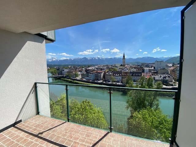 Balkon mit Blick über die Drau